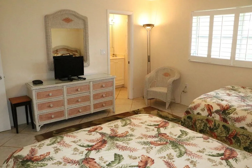 Jamaica Royale 097 - 2 Br Condo