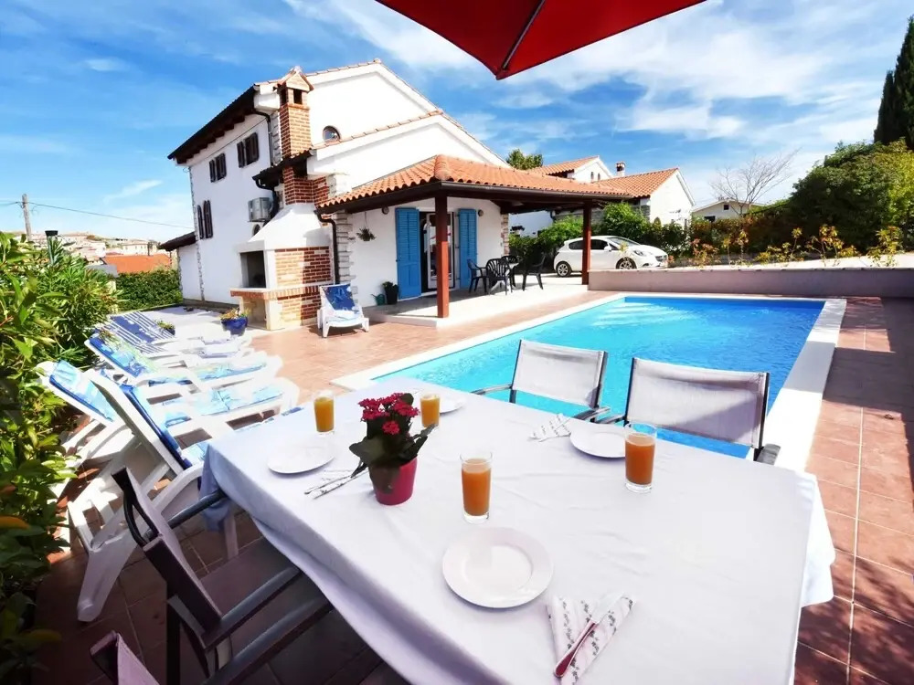 Nice Holiday House With Private Pool & Roof Terrace