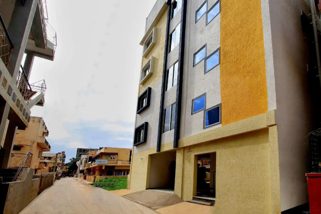OYO 9419 Manu Residency