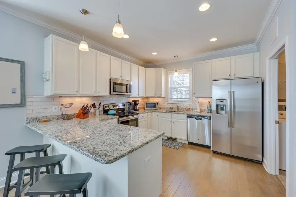 Townhome w/ 2 Decks: Walk to Ocean!