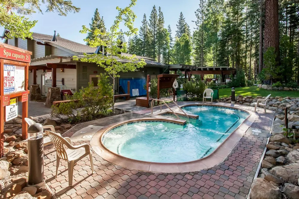All-seasons , Near Northstar Resort 2 Bedroom Condo