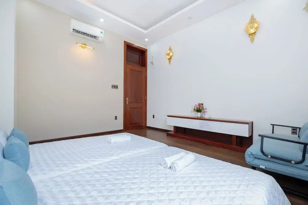 Nancy Grand Strip Villa Pool new 1