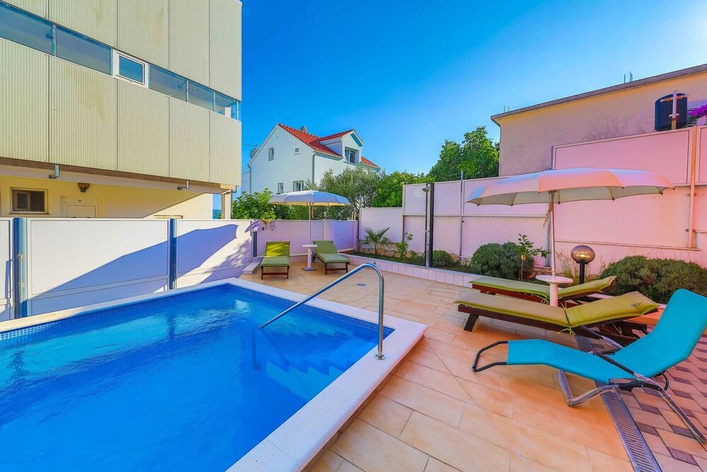 Apartments Damjan