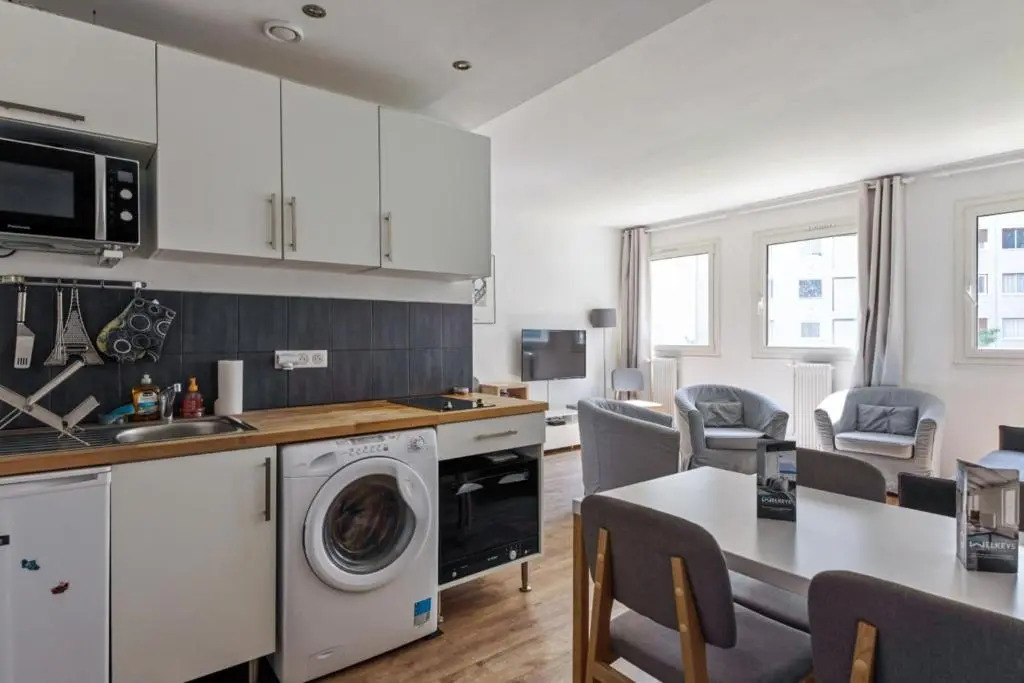 Sunny & quiet 2br near the Eiffel Tower Invalides Beaugrenelle Welkeys