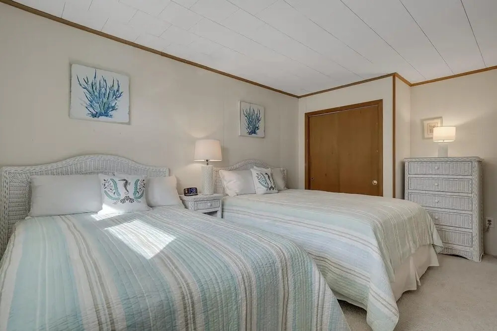 Beachcrest 17 1 Bedroom Condo by RedAwning