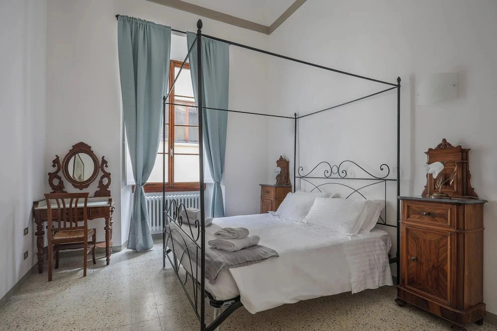 2 Bedroom Apartment in Florences Heart