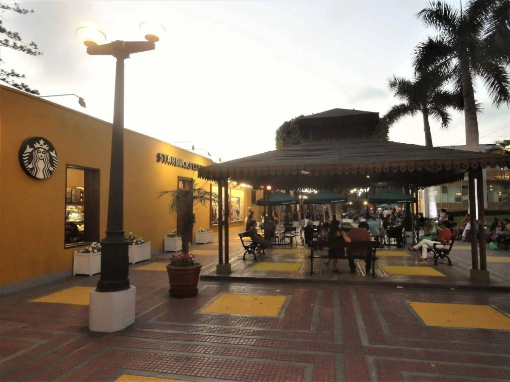 Osma 307 near Central Restaurant in Barranco by Wynwood House