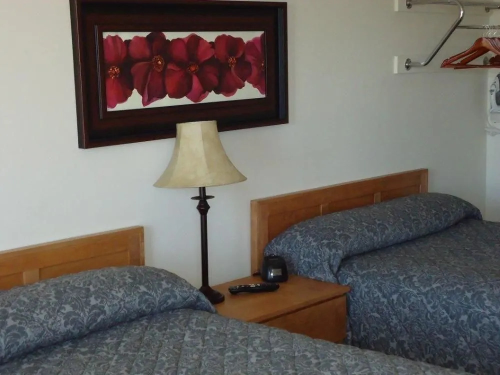 Anchor Motel and Suites