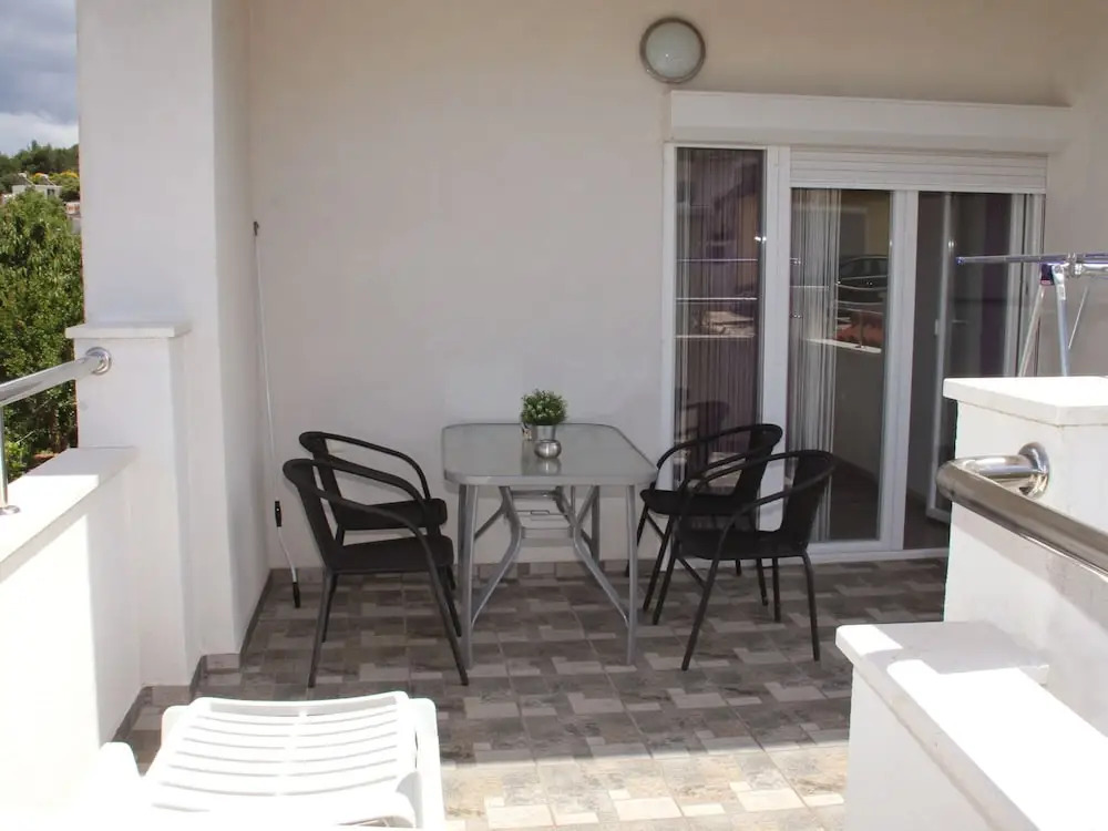 Apartment in Grebastica Near the Sea
