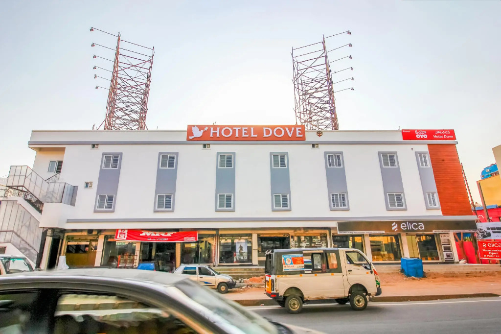 OYO 23323 Hotel Dove