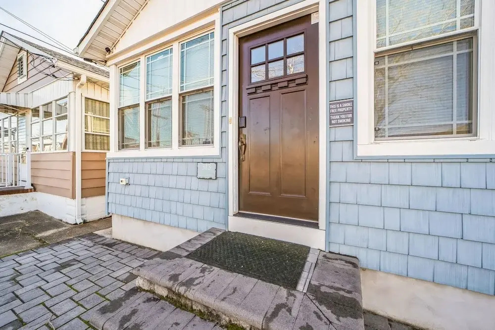 Cozy 3-br Retreat, Four Blocks To Beach & Boardwalk 3 Bedroom Home