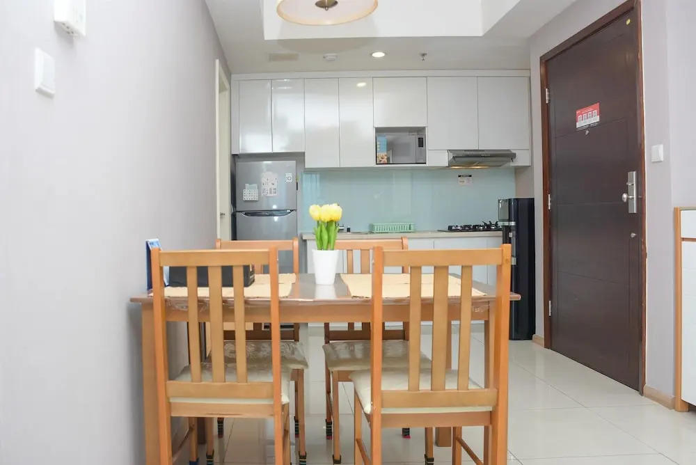 Homey And Cozy Stay 2Br At Casa Grande Apartment