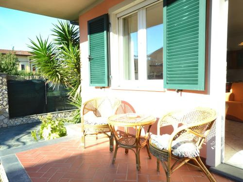 Luxurious Holiday Home in Montignoso with Garden