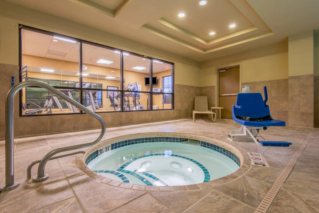 Holiday Inn Express & Suites Clovis by IHG