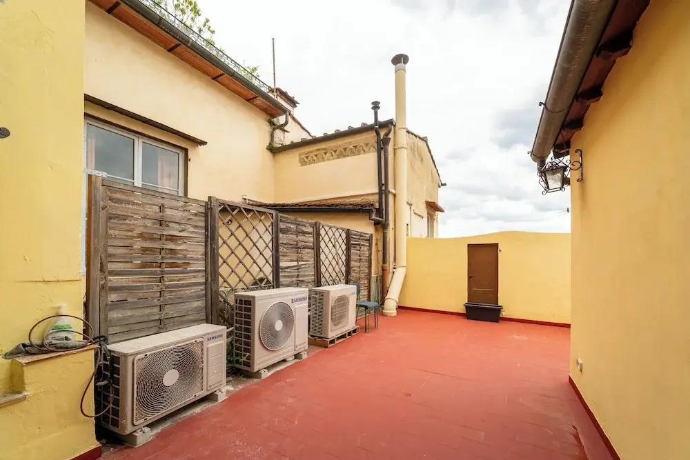 Residenza dEpoca White Room