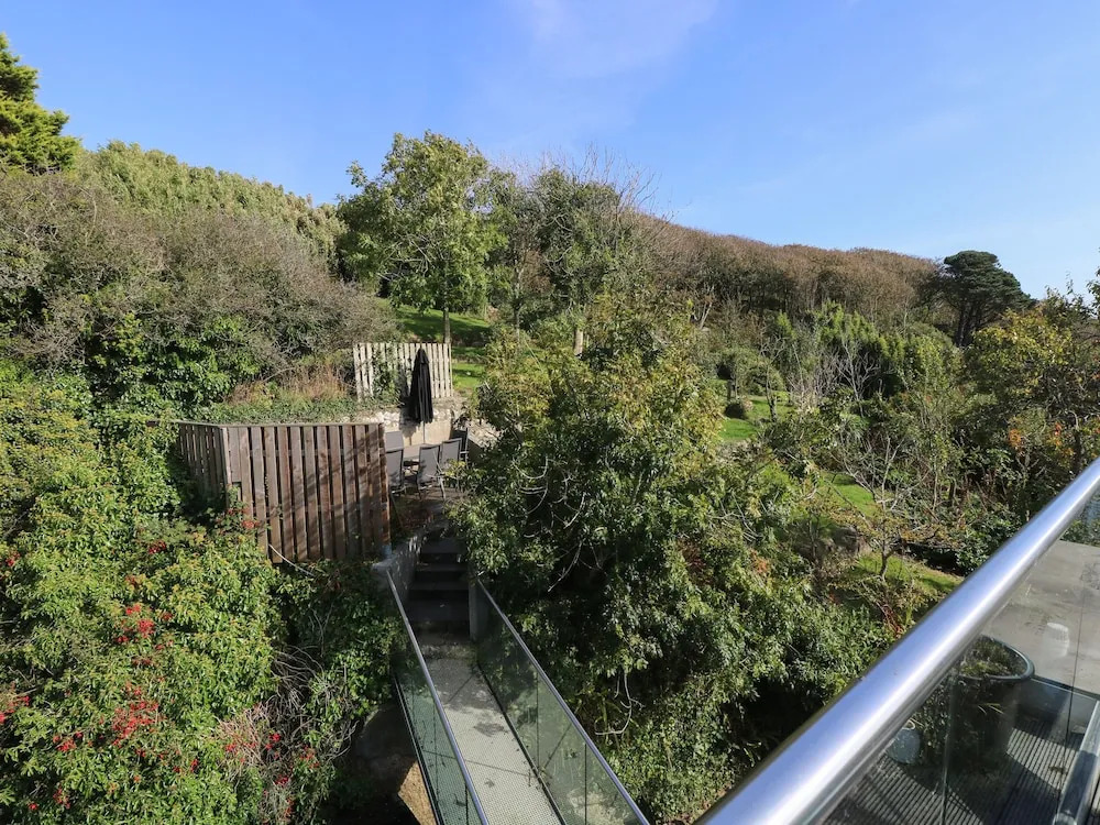 The Upper Deck