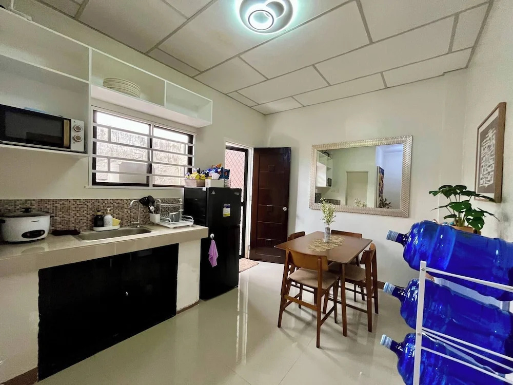 Bloomstone - 2BR Family Suite in Gensan