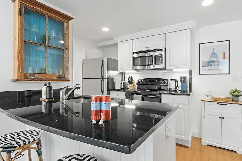 Sweet 2-br Retreat By Capitol Hill