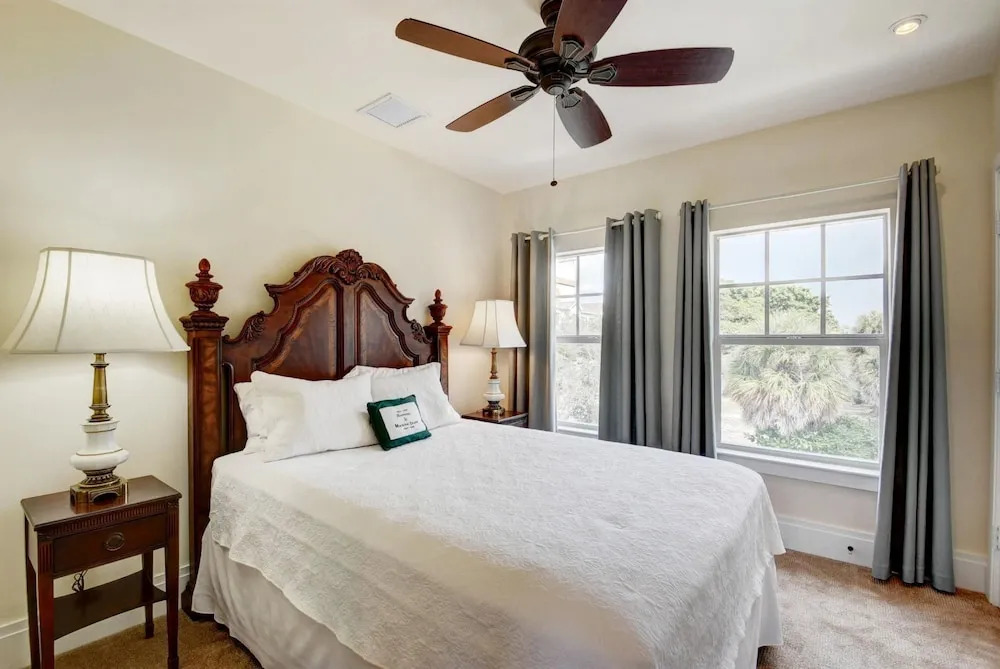 Grandview Heights Vacation Homes – Grey Mist