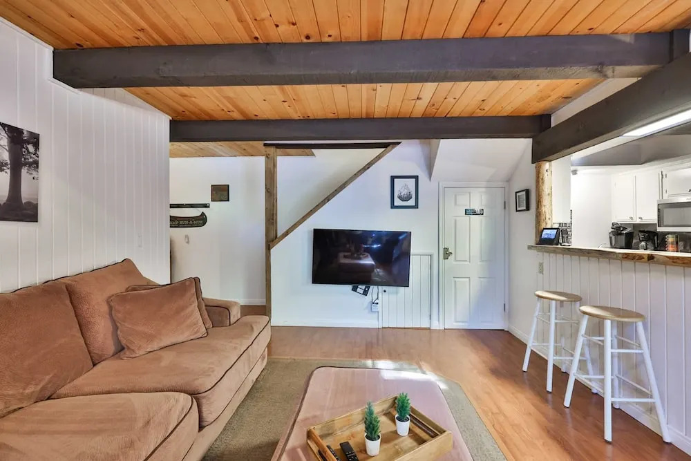 Steps to Lift Private Spa, BBQ, Massage Chair