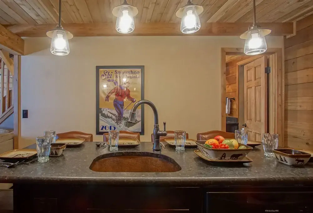 2 Br Plus Loft: Powder Monkey 2