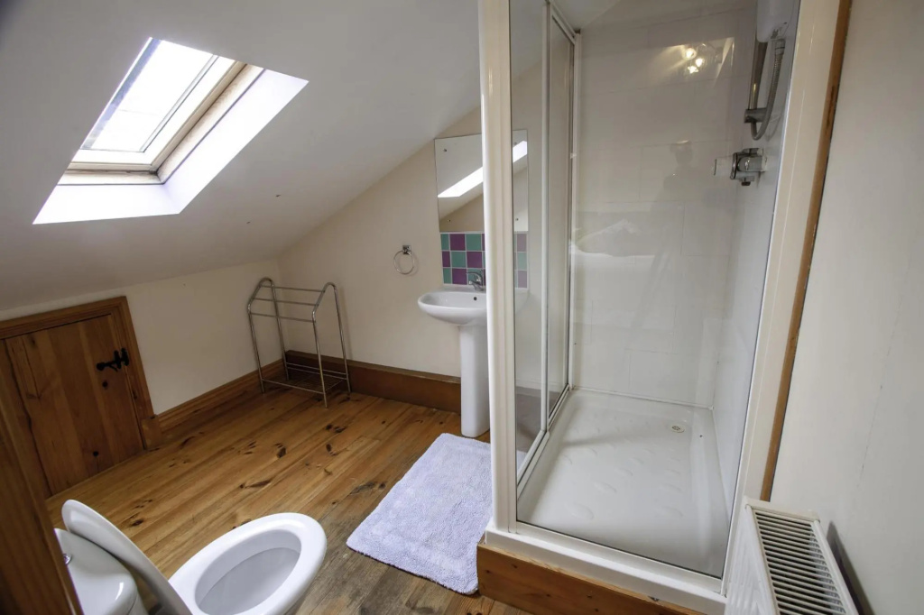 The Lake House Retreat - 7 Bedroom Holiday Home - Sleeps 20 - Southgate