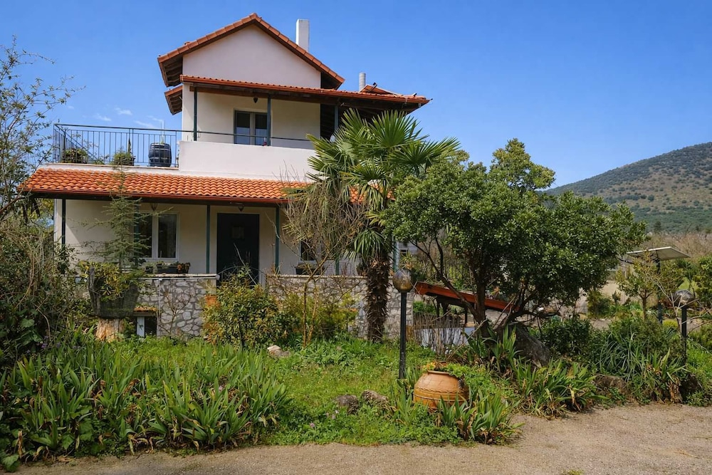Villa Dorothy 360 -Mountain Escape in Polydrosos