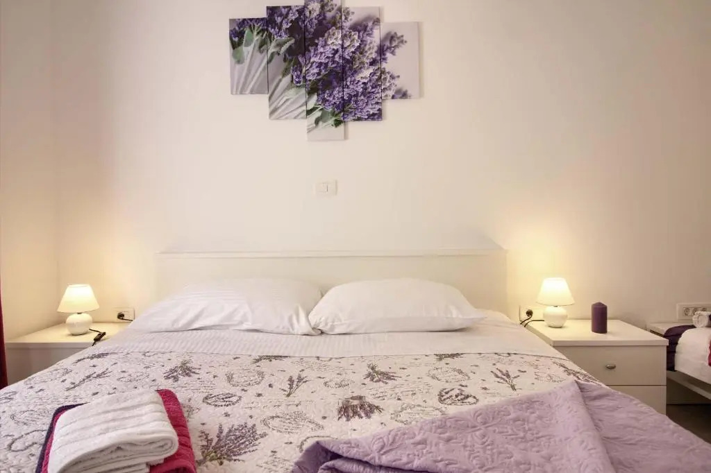 New villa Luna with private pool in Pula surrounded by greenery rented by WiiBuk
