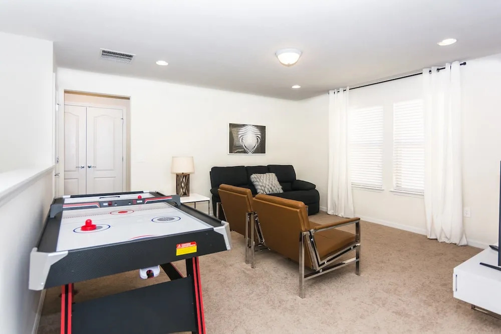 Luxurious Vacation Home at Westside 8973