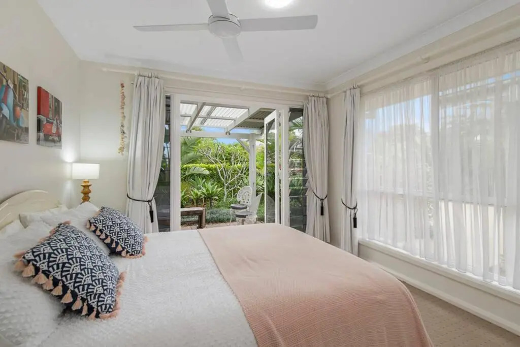 Lakehouse10 - private lake access, beach, shops