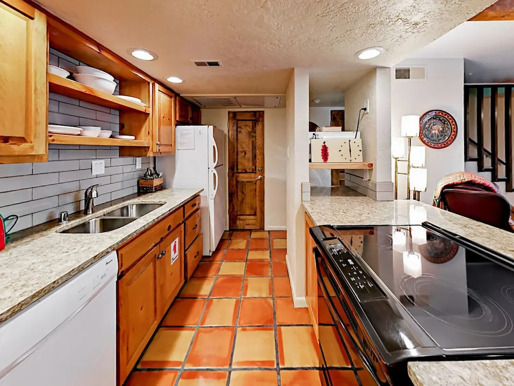 320 Artist Road Condo Unit 94 2 Bedrooms 2.5 Bathrooms Condo
