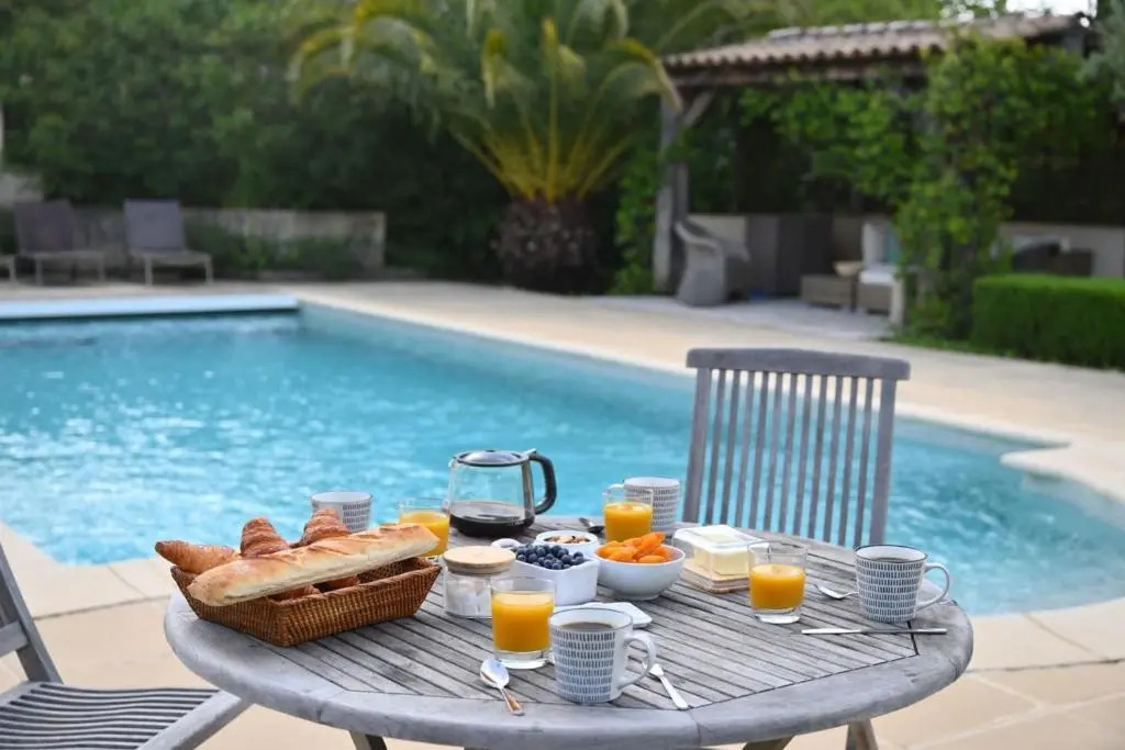 Villa for 10 Pool 5 Suites Grimaud