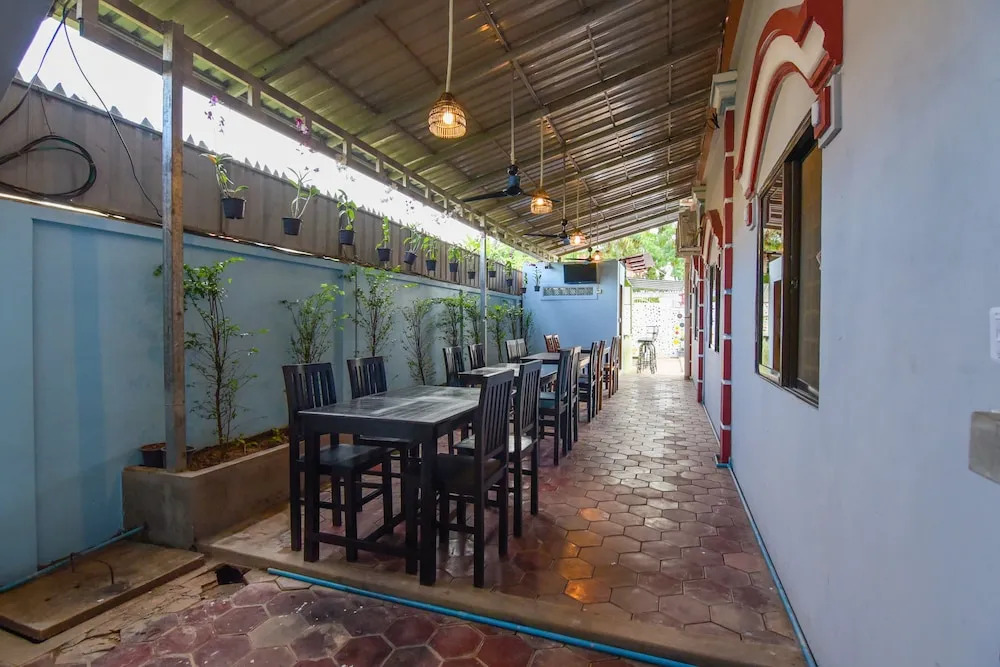 Golden Ganesha Villa - Hostel