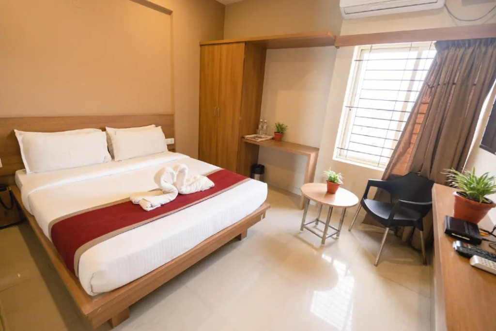 Samasth Rooms and suites by Yuvraj Group of Hotels
