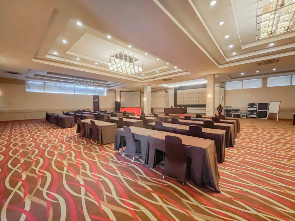 Urbanview Hotel Newton Riau Bandung by RedDoorz