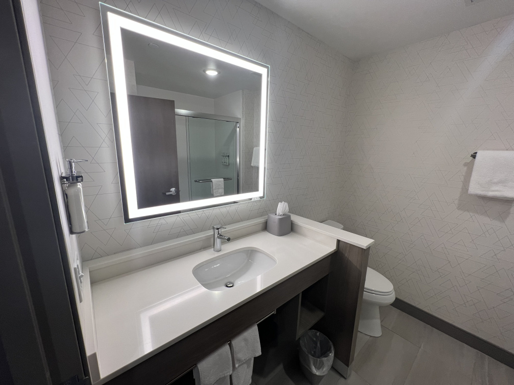 Holiday Inn Express & Suites - Tomah by IHG