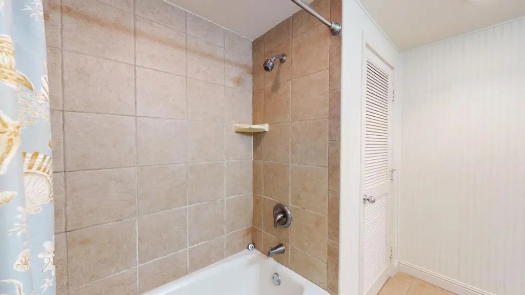 213 Turnberry Village