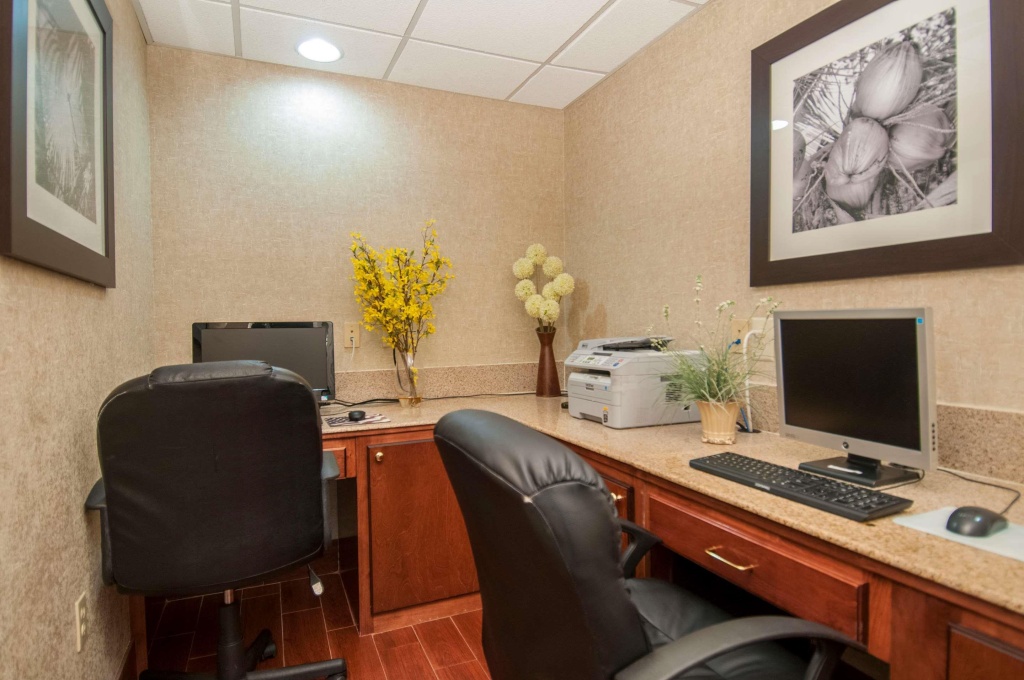 Best Western Plus Blue Angel Inn