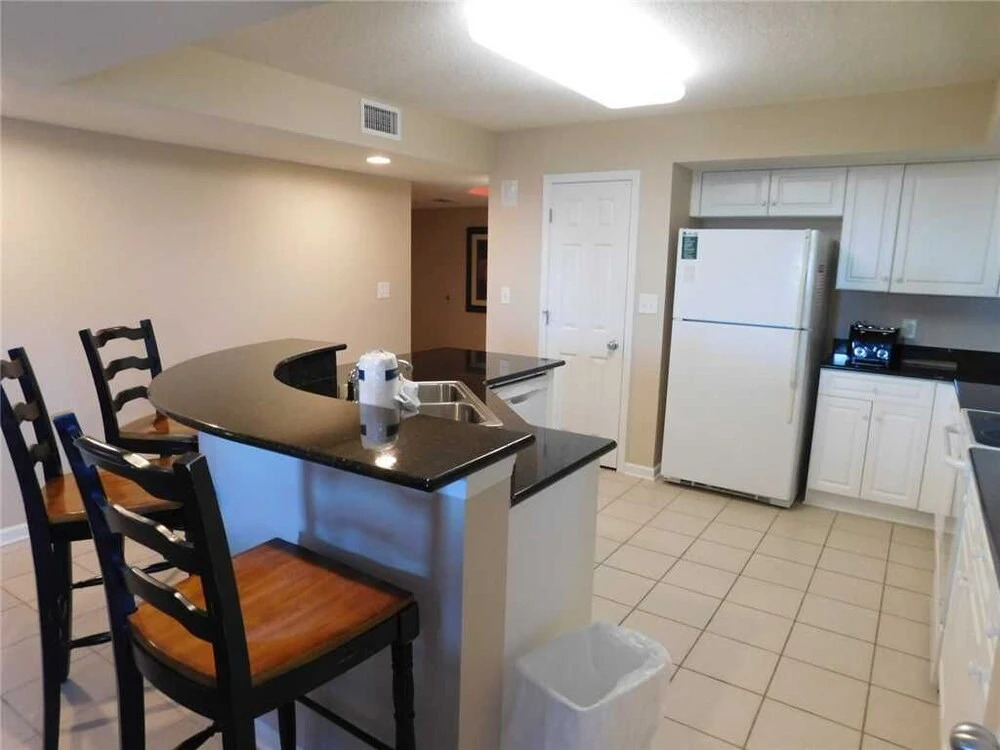 Yacht Club #3-401 - 3 Br Condo