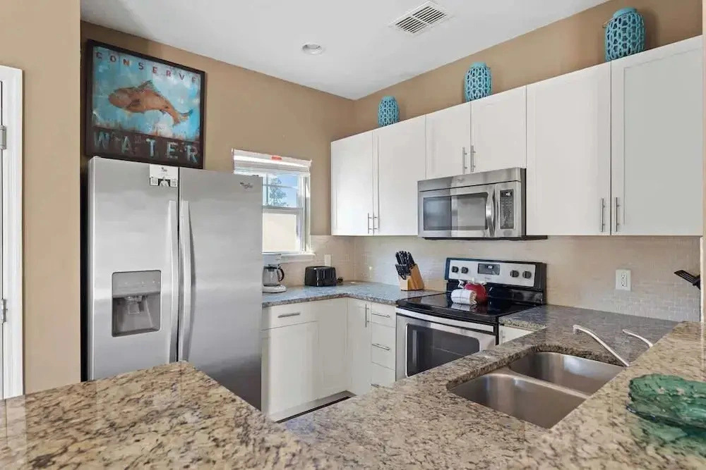 Kissimmee 4BR Townhouse: Perfect for Families