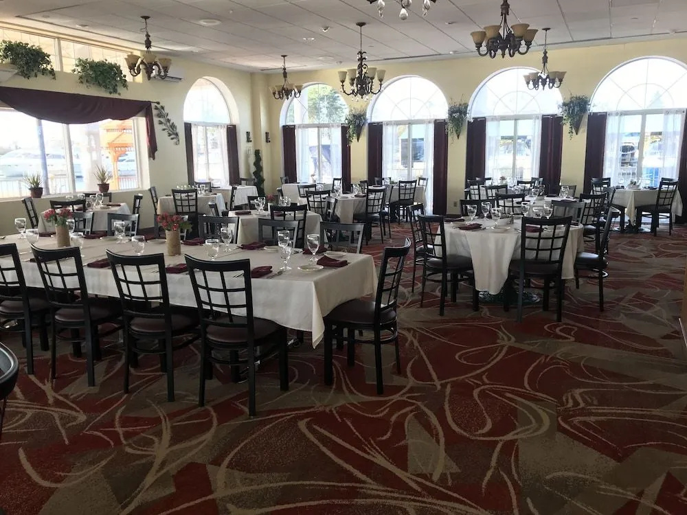 Riveredge Resort Hotel