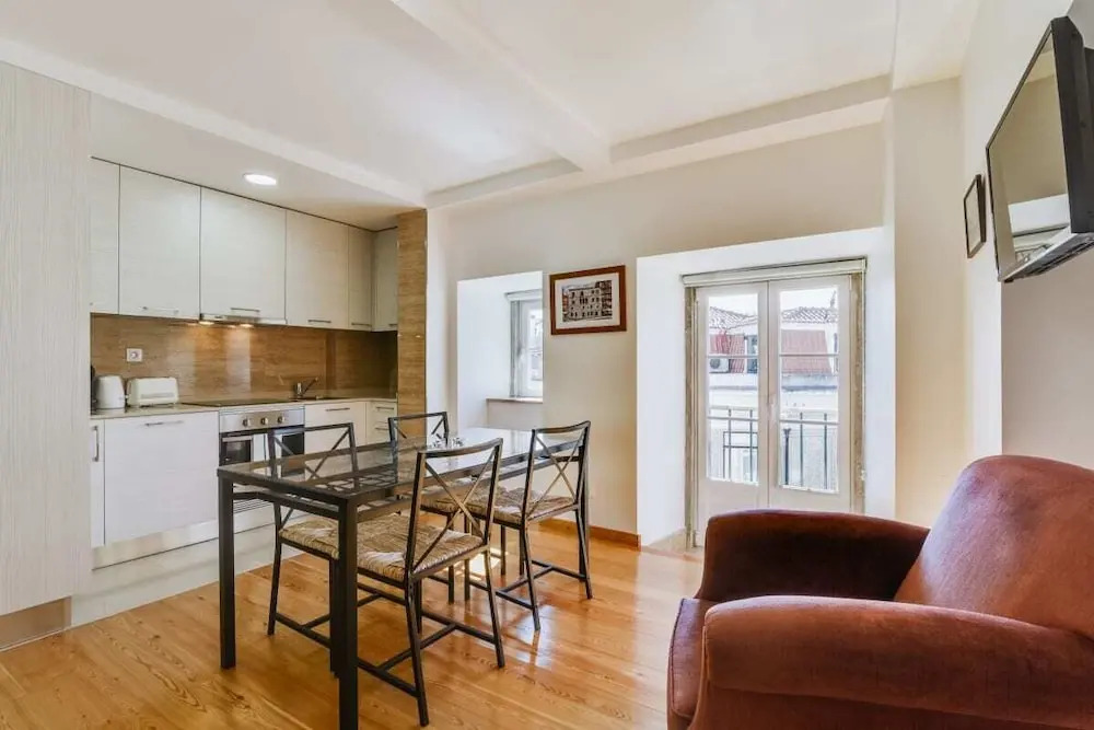 Typical Portuguese Apartment in City Center 4