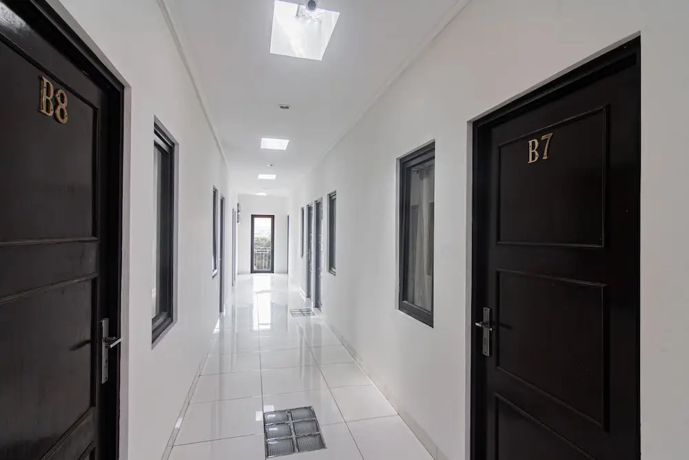 OYO 93500 Rizki Residence TOS Syariah Near PT Bank KB Bukopin Tbk