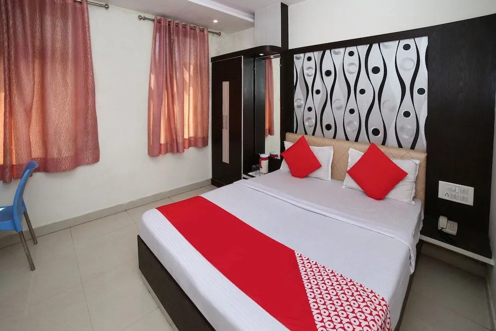 OYO 19387 Palace Guest House