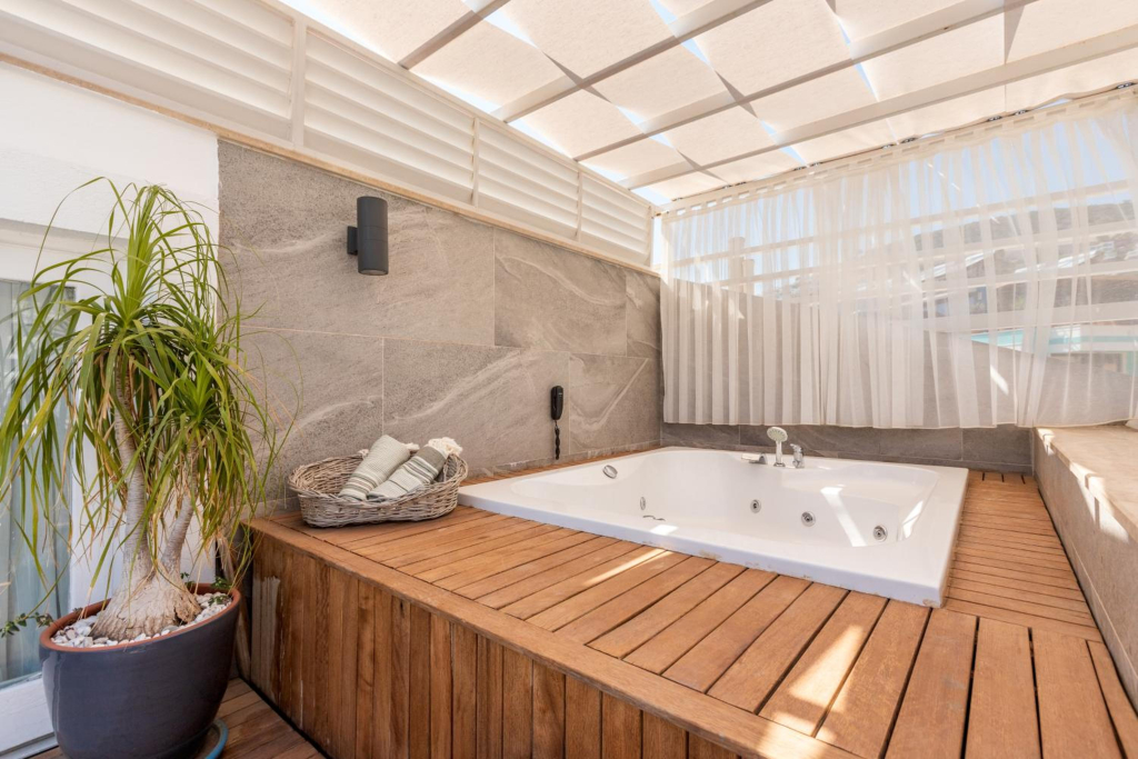 Kalkan Saray Suites Hotel