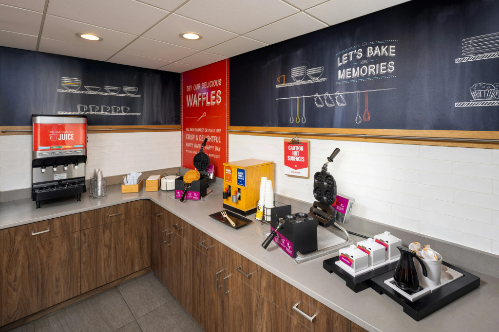 Hampton Inn and Suites Asheville Airport