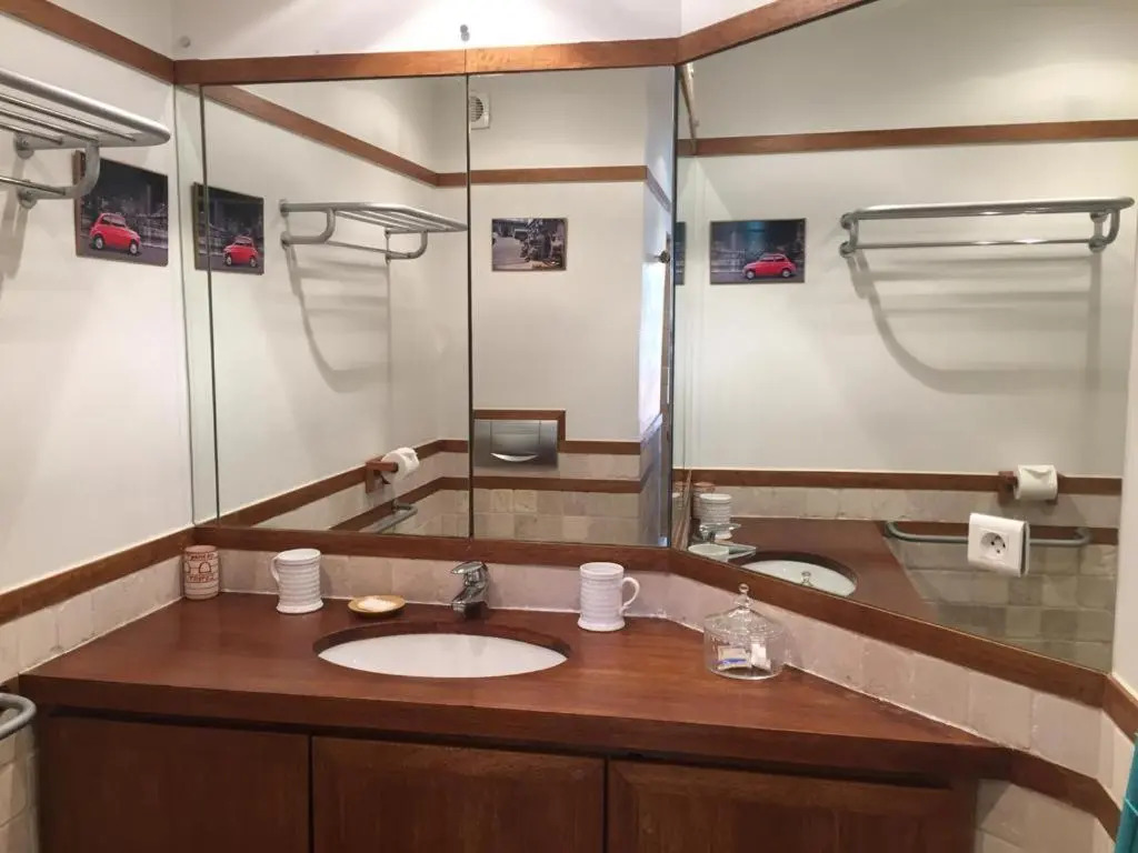 Belle résidence au centre de Saint Tropez avec piscine et garage