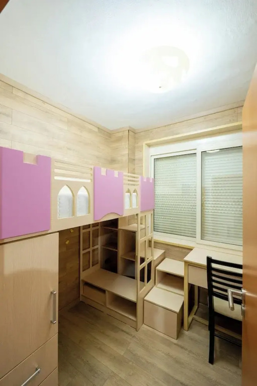 Tirent Apartment - Spacious 2-Bedroom Stay Near Liqeni i Thatë