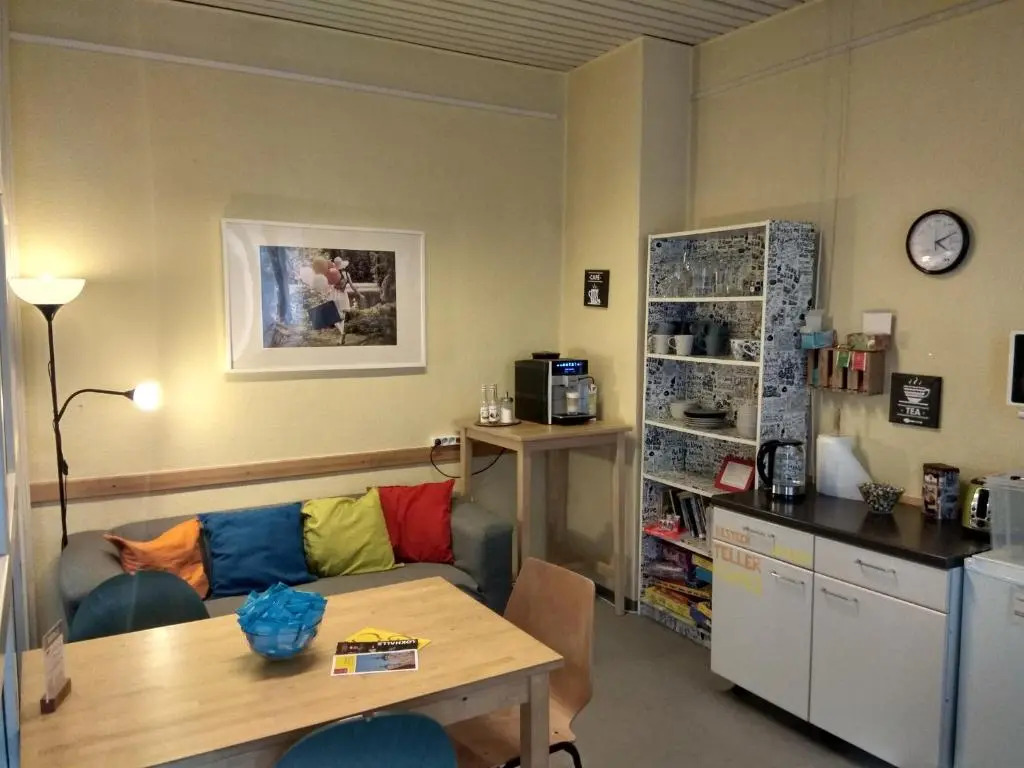 Youth Hostel 37