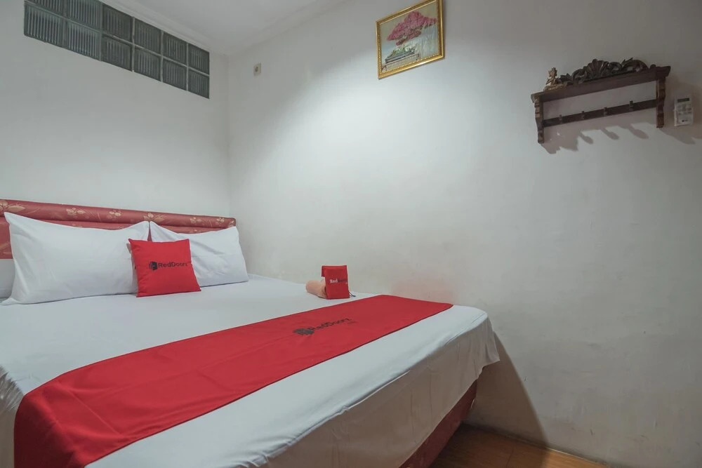 Pringgodani Guest House by RedDoorz